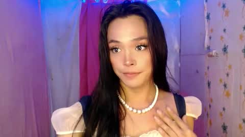 TYRA online show from April 8, 7:06 pm