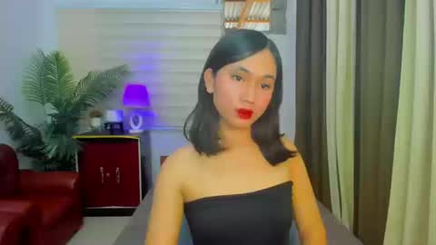Snapshot of ursweet_athisa18 chatting on September 24, 2:07 am Athisa online show from September 24, 2:07 am