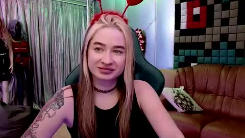 Leila online show from February 2, 8:38 pm