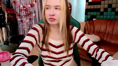 Leila online show from February 21, 6:44 pm