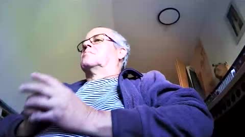 uwe1804 online show from June 3, 5:29 pm