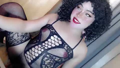 JESS - DONT FORGET TO FOLLOW ME AND GIVE ME THUMBS UP online show from December 17, 1:51 pm