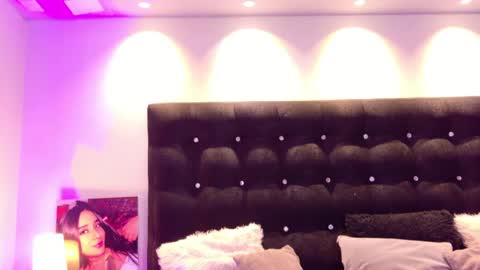 Valen Scott online show from May 8, 4:34 pm