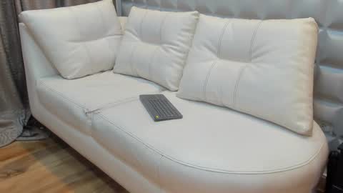 Snapshot of valentinasu chatting on January 7, 3:33 pm Valentina online show from January 7, 3:33 pm