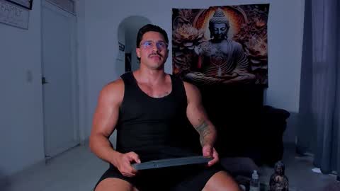    online show from November 4, 8:32 pm