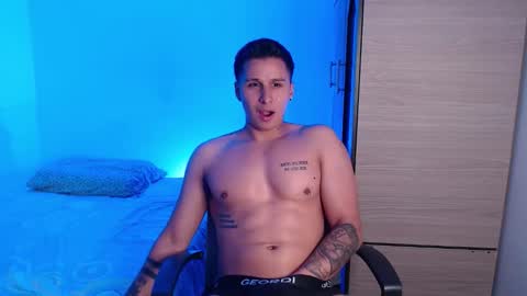 VALENTINO online show from December 13, 8:04 pm