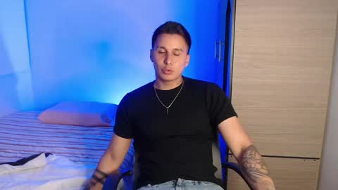 VALENTINO online show from February 12, 10:24 pm