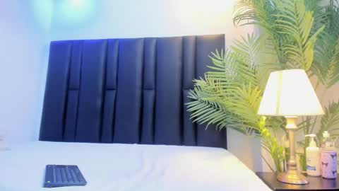 valeri_tafur online show from February 9, 11:03 am