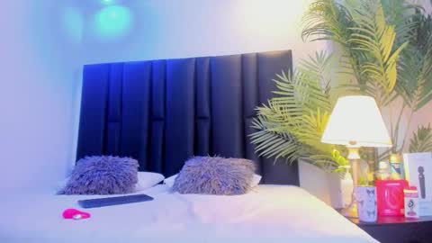 valeri_tafur online show from March 5, 11:08 am