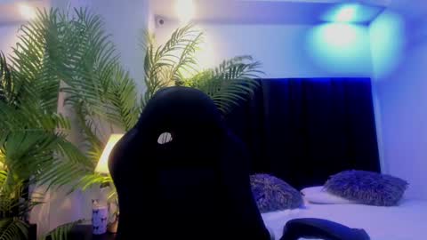 valeri_tafur online show from September 12, 11:23 am