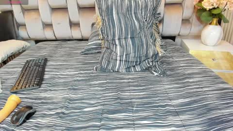 Valerie Jones online show from January 20, 4:01 pm