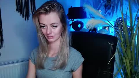 Valerie  online show from March 6, 4:17 pm