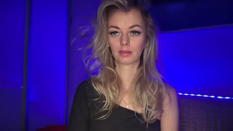 Valerie  online show from April 14, 10:51 am