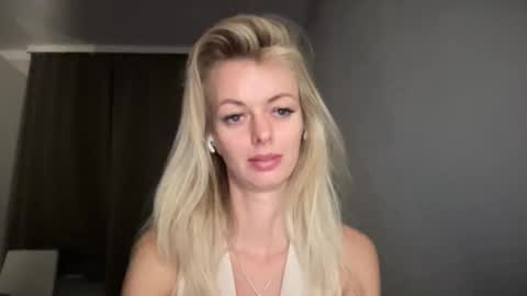 Valerie  online show from November 28, 8:38 pm