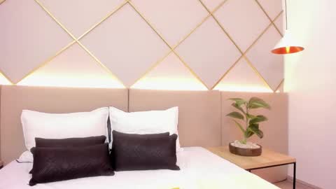 Sofia online show from February 22, 9:50 pm