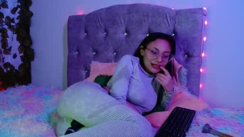 valkiry_ online show from April 17, 10:12 pm