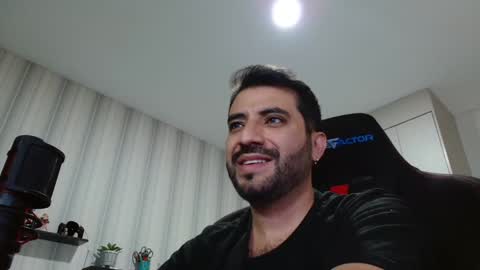 Snapshot of vallartamexi chatting on October 7, 12:17 am Roberto Carlos online show from October 7, 12:17 am