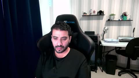 Roberto Carlos online show from November 2, 8:20 pm