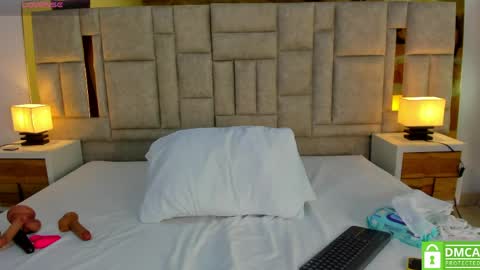 valtira nova online show from April 7, 8:00 pm