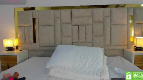 valtira nova online show from April 5, 7:33 pm