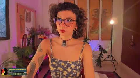 Snapshot of valyturner chatting on October 16, 10:19 pm online show from October 16, 10:19 pm