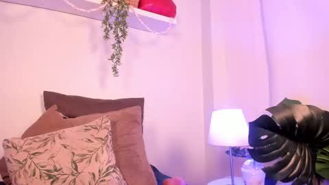 vamp  online show from February 19, 10:09 pm