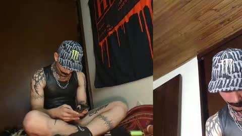 david guzman i model independenthelp me with a thumbs up online show from February 19, 1:40 am