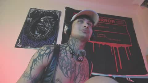 david guzman i model independenthelp me with a thumbs up online show from September 11, 2:46 am