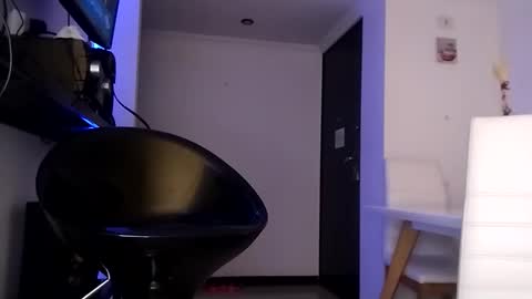 vanessa and samantha online show from April 12, 7:56 am