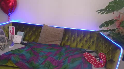 Snapshot of vanessabeautyy chatting on February 23, 5:34 am vanessabeautyy online show from February 23, 5:34 am