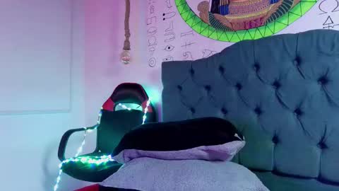 vaniladream online show from January 9, 5:40 pm