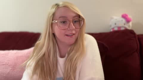 vanillapuddingpie online show from January 24, 3:22 am