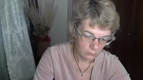 Vanillaxcreamy online show from November 18, 2:53 pm