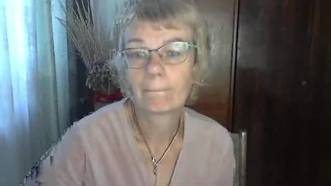 Vanillaxcreamy online show from October 17, 10:52 am