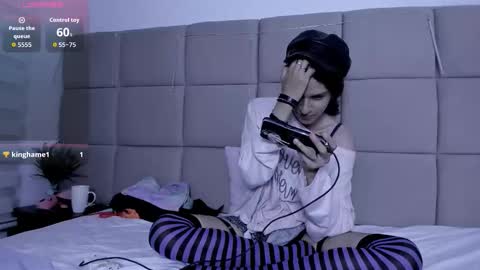 vannellope_96 online show from February 25, 8:01 pm