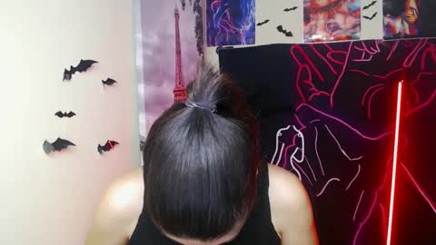 Vanessa online show from November 11, 6:10 pm