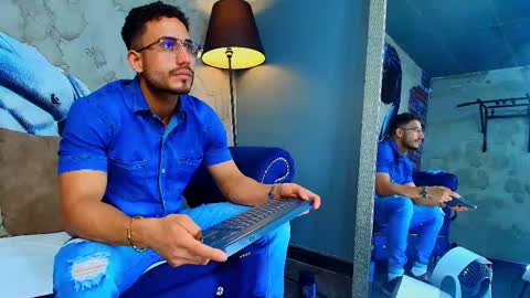 Vans Ross online show from February 19, 8:08 pm