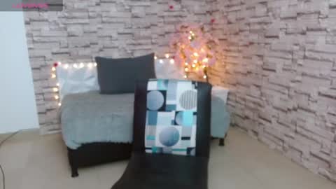 Snapshot of vanse_lust chatting on February 12, 9:22 pm Karuna online show from February 12, 9:22 pm