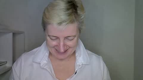 vea_motty online show from November 17, 1:35 pm