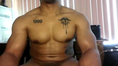 Vegas Love online show from May 15, 8:05 pm