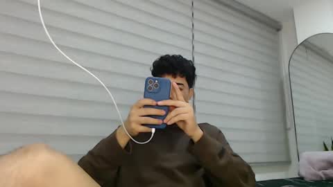 Snapshot of velascosexyboy chatting on February 6, 2:44 am velascosexyboy online show from February 6, 2:44 am