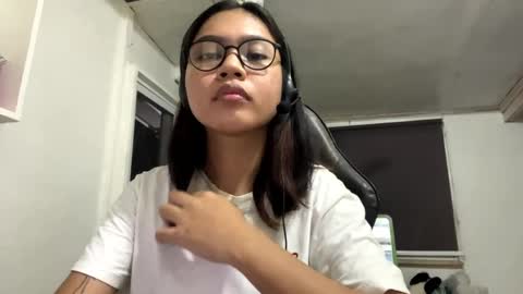 Sophie online show from June 4, 2:56 pm