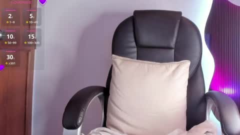 vellanyluna online show from June 2, 6:21 pm
