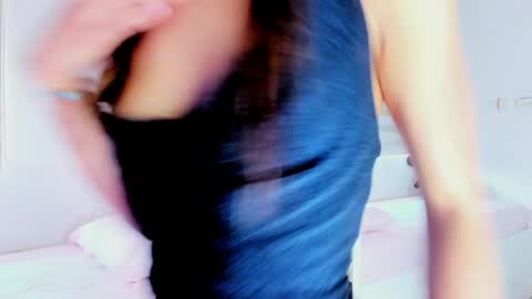 Rosana y Mia online show from April 9, 1:06 pm