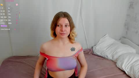 velvet_peach_ online show from January 11, 12:44 pm