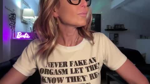 VelvetBarbie online show from March 2, 12:26 am