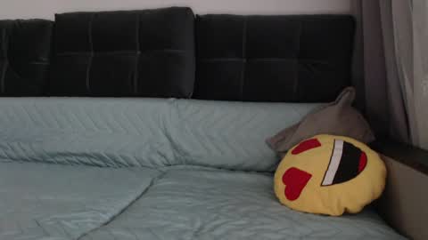 velvetmoon123 online show from April 17, 5:21 am