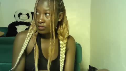 venom_kisses5050 online show from January 19, 3:49 am