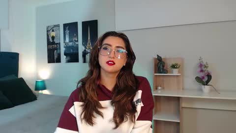 Snapshot of venus_steffen chatting on September 16, 12:29 pm Mia online show from September 16, 12:29 pm