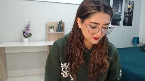 Snapshot of venus_steffen chatting on October 15, 12:39 pm Mia online show from October 15, 12:39 pm